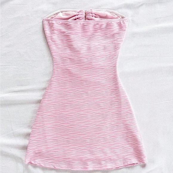 Elegant Pink Strapless Dress - Picture 2 of 7